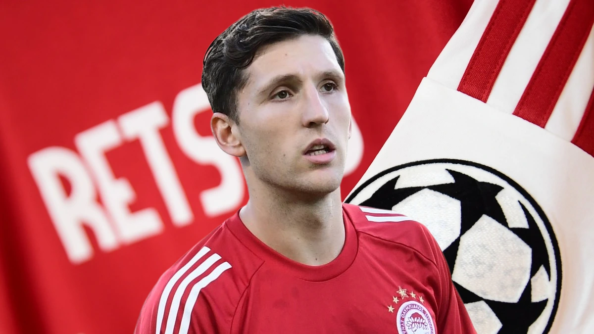 Ο Παναγιώτης Ρέτσος σε κολάζ με την φανέλα του Ολυμπιακού στο Αγρίνιο.