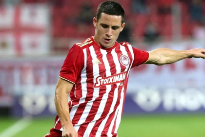 Ο Ποντένσε σε φάση απο αγώνα του Ολυμπιακού