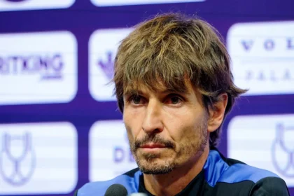 Ο Άλβαρο Ρούμπιο σε επίσημη παρουσίαση του Ολυμπιακού