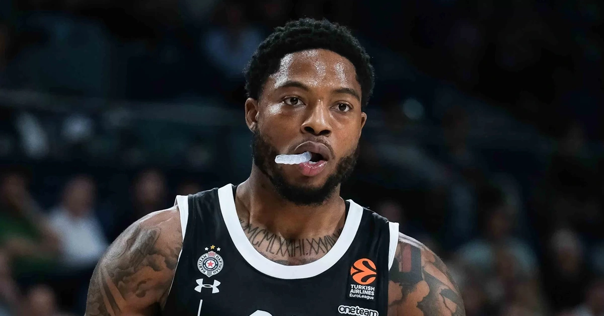 Ταϊρίκ Τζόουνς έτοιμος να φορέσει τη φανέλα του Ολυμπιακού