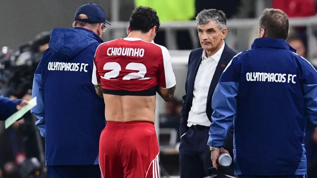 Ο Τσικίνιο αποχωρεί τραυματίας