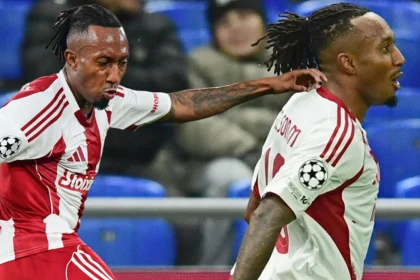 Ο Ζέλσον Μάρτινς με τη φανέλα του Ολυμπιακού