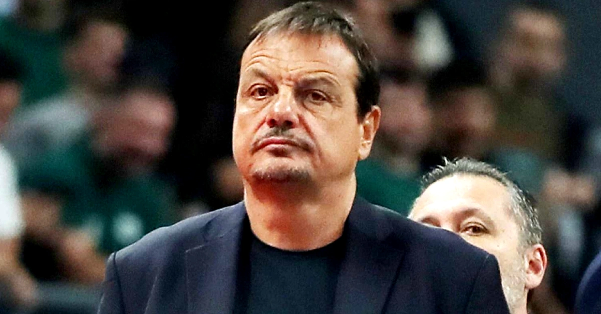 Ο Εργκίν Αταμάν παρακολουθεί την ομάδα του να χάνει απο τον Ολυμπιακό