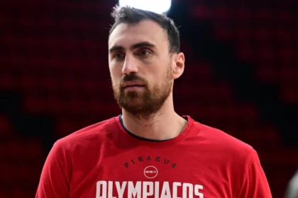 Ο Νίκολα Μιλουτίνοφ σε προπονηση στο ΣΕΦ