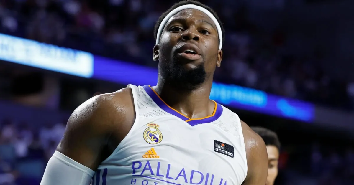 Ο Γκέρσον Γιαμπουσέλε με την φανέλα της Ρεάλ