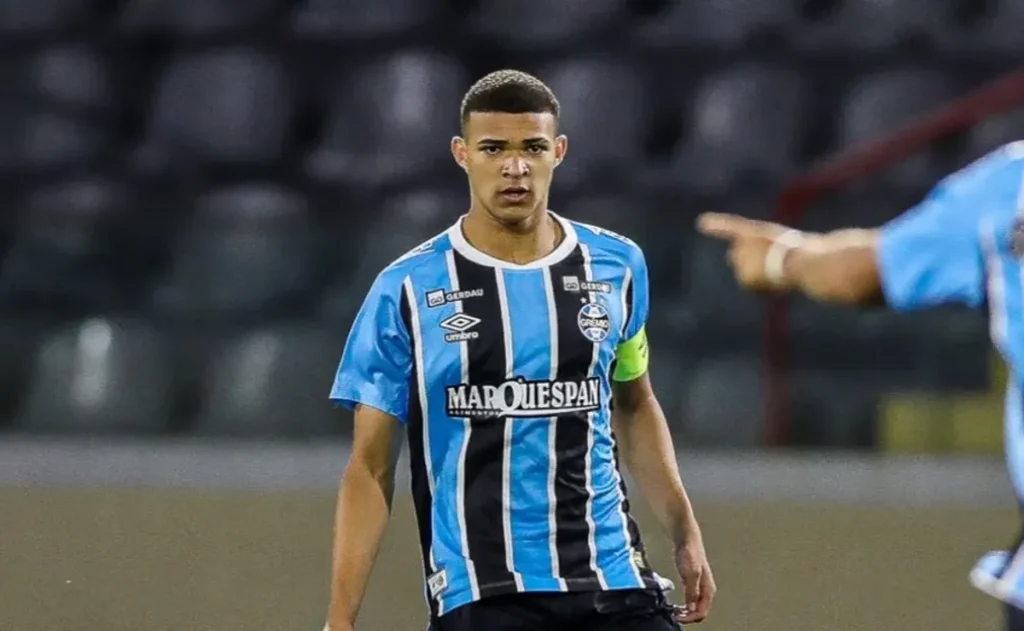 Λουίς Εντουάρντο με τη φανέλα της Γκρέμιο - Ολυμπιακός Μεταγραφές