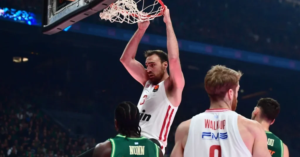 Ο Νίκολα Μιλουτίνοφ προπονείται εντατικά με τα χρώματα του Ολυμπιακού