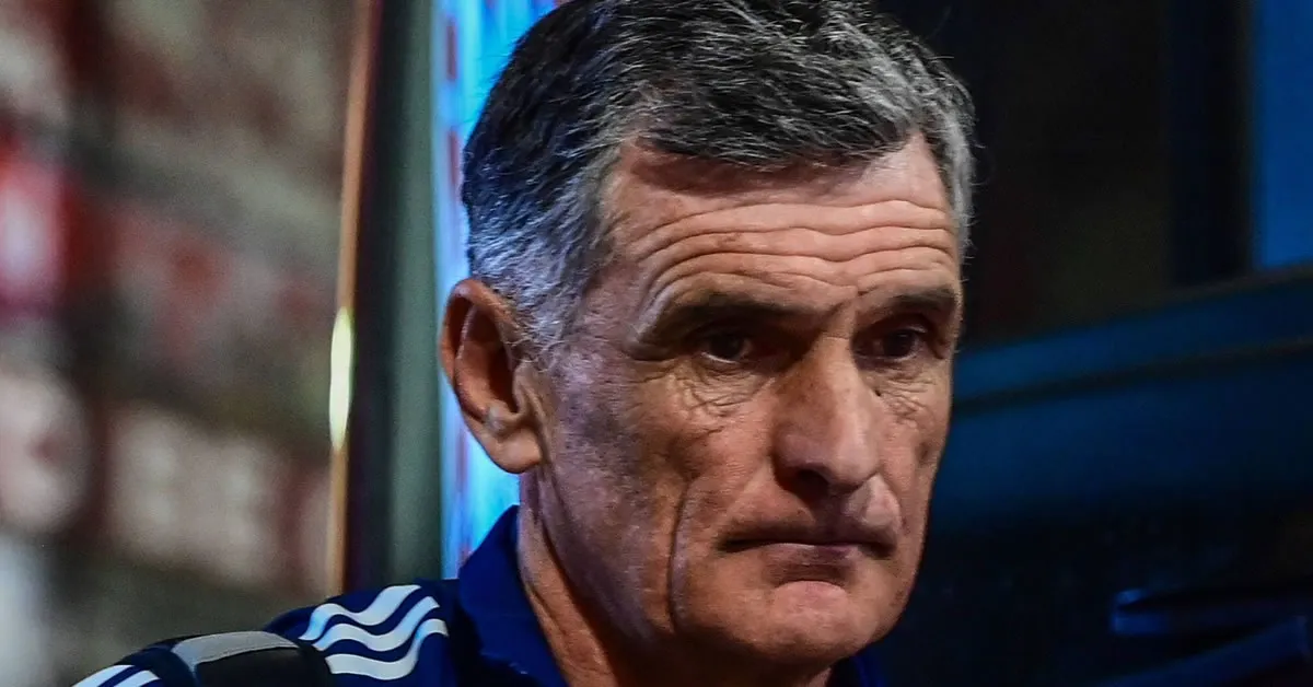 Ο Μεντιλίμπαρ πανηγυρίζει την πρόκριση του Ολυμπιακού στην Ολλανδία