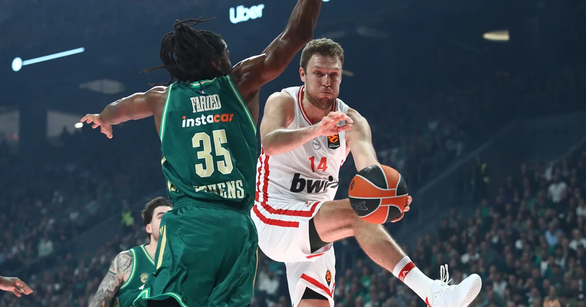 Παίκτες Ολυμπιακού και Παναθηναϊκού σε ένταση με φόντο τα στατιστικά της EuroLeague