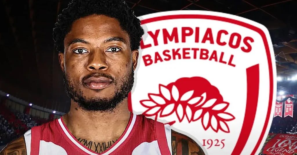 Ο Ταϊρίκ Τζόουνς με φανέλα του Ολυμπιακού ετοιμάζεται για την μεταγραφή βόμβα