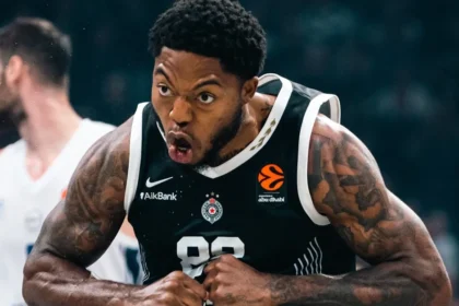 Ο Ταϊρίκ Τζόουνς στον Ολυμπιακό.