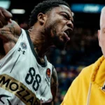 Ο Ζάρκο Πάσπαλι παρακολουθεί έντονα αγώνα της Παρτιζάν υπό το βλέμμα των εξελίξεων