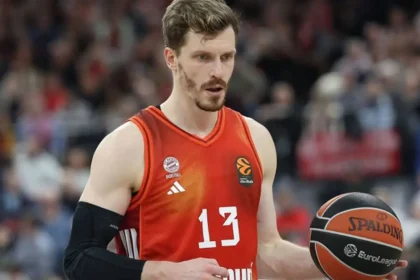 ο Αντρέας Ομπστ με τη φανέλα της Μπάγερν