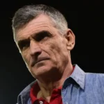 Ο Χοσέ Λουίς Μεντιλίμπαρ προβληματισμένος στον πάγκο του Ολυμπιακού