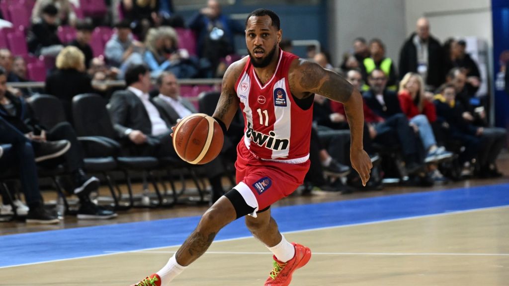 Ο Μόντε Μόρις εν ώρα αγώνα, στο παιχνίδι κόντρα στο Μαρούσι