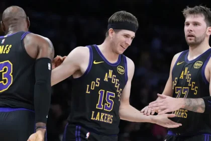 Φάση από αγώνα του NBA με πρωταγωνιστές τους Λος Άντζελες Λέικερς