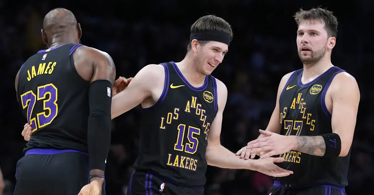 Φάση από αγώνα του NBA με πρωταγωνιστές τους Λος Άντζελες Λέικερς