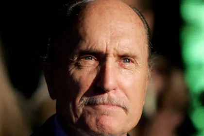 Ο Ρόμπερτ Ντυβάλ σε χαρακτηριστικό στιγμιότυπο της καριέρας του