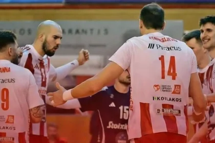 Παίκτες του Ολυμπιακού σε αγώνα χάντμπολ κόντρα στην BK-46 για το EHF European Cup