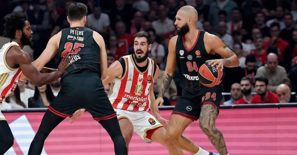 Φάση απο τον αγώνα Ερυθρός Αστέρας - Ολυμπικακός στον 1ο γύρο της Euroleague