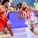 Ο Εβάν Φουρνιέ σε φάση απο αγώνα Ολυμπιακός vs Ερυθρός Αστέρας
