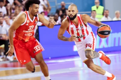 Ο Εβάν Φουρνιέ σε φάση απο αγώνα Ολυμπιακός vs Ερυθρός Αστέρας