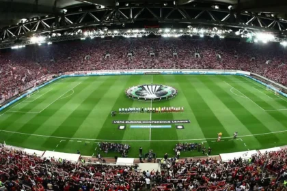 Οπαδοί του Ολυμπιακού δημιουργούν καυτή ατμόσφαιρα στο Γεώργιος Καραϊσκάκης