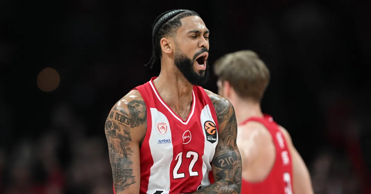 Ο Τάιλερ Ντόρσει σε φάση απο αγώνα του Ολυμπιακού στο ΣΕΦ