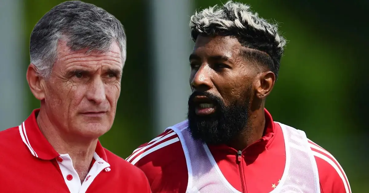 O Χοσέ Λουίς Μεντιλίμπαρ με σοβαρό αλλά αποφασιστικό ύφος και στην άλλη πλευρά ο Ροντινέι κατά τη διάρκεια προπόνησης στον Ρέντη