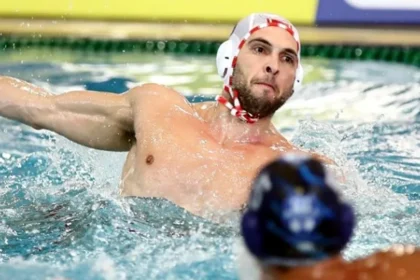 Ο Παπαναστασίου σε προσπάθεια για σουτ