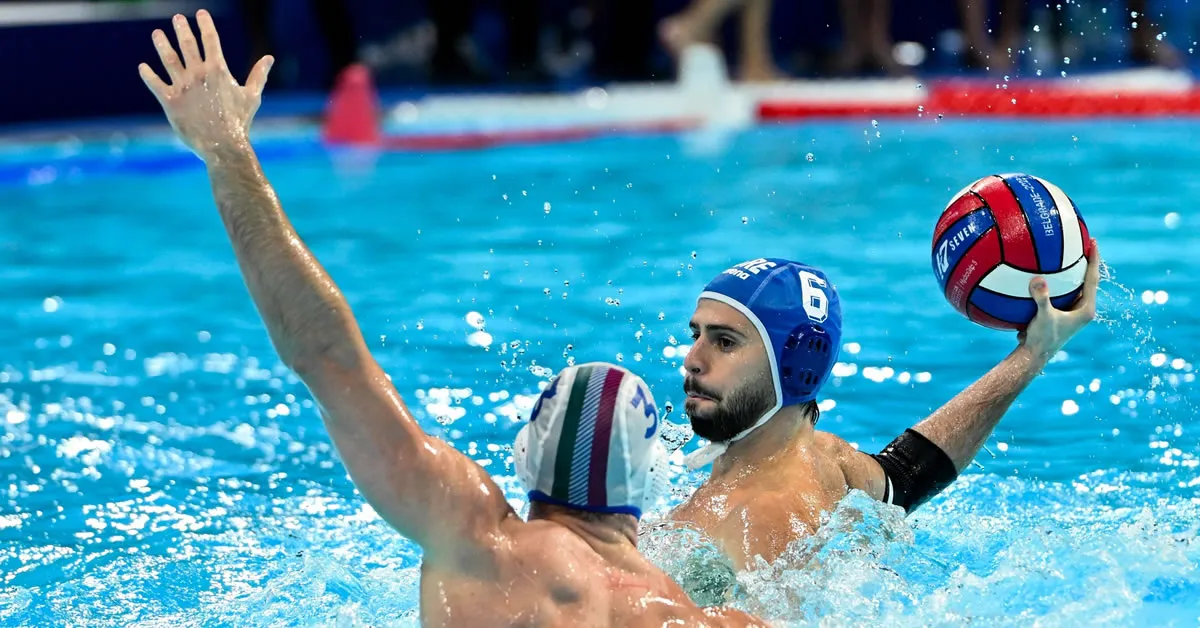 Παίκτες του Ολυμπιακού σε αγώνα πόλο στο Παπαστράτειο