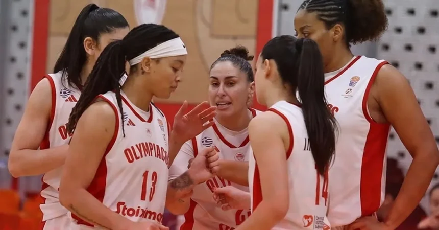 Οι παίκτριες του Ολυμπιακού συζητούν πως θα αντιμετωπίσουν τον ΠΑΟΚ