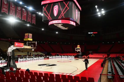 Εσωτερική άποψη του Σταδίου Ειρήνης και Φιλίας (ΣΕΦ) στον Πειραιά.