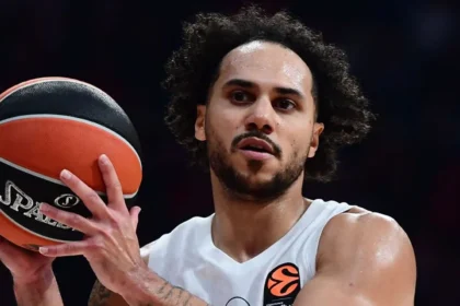 Ο Σέιν Λάρκιν σε παλαιότερη αναμέτρηση της EuroLeague.