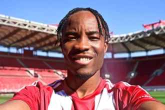 Ο Μπρούνο Ονιεμαέτσι με τη φανέλα του Ολυμπιακού στο Γ. Καραϊσκάκης