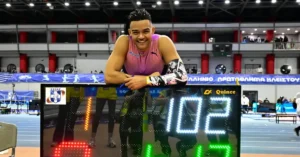 Εμμανουήλ Καραλής: Ο αθλητής που ανέδειξε ο Ολυμπιακός απειλεί πλέον τον Μόντο Ντουπλάντις