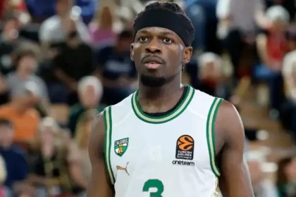 Ο Σιλβέν Φρανσίσκο με τη φανέλα της Ζαλγκίρις στην EuroLeague