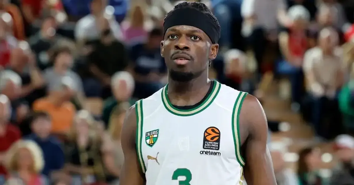 Ο Σιλβέν Φρανσίσκο με τη φανέλα της Ζαλγκίρις στην EuroLeague