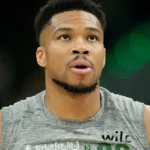 giannis antetokounmpo bucks reaction hawks