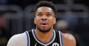 Γιάννης Αντετοκούνμπο: Σοκ με τον τραυματισμό στο γόνατο – Πόσο καιρό μένει εκτός δράσης