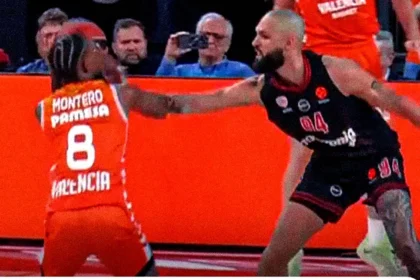 Η φάση με τον Φουρνιέ που αμφισβητήθηκε έντονα κατά των διαιτητών κατά τη διάρκεια του αγώνα του Ολυμπιακού με τη Βαλένθια.