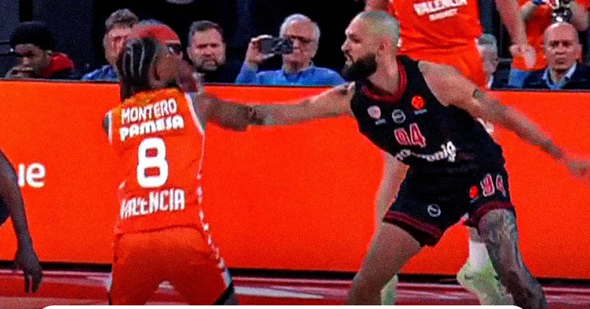 Η φάση με τον Φουρνιέ που αμφισβητήθηκε έντονα κατά των διαιτητών κατά τη διάρκεια του αγώνα του Ολυμπιακού με τη Βαλένθια.