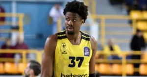 Κώστας Αντετοκούνμπο: Ποιο είναι το «καρφί» του για Ολυμπιακό και Παναθηναϊκό που προκάλεσε συζητήσεις;