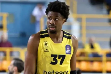 Κώστας Αντετοκούνμπο: Το ηχηρό «καρφί» για τους «αιώνιους» και η αναγέννηση στον Άρη