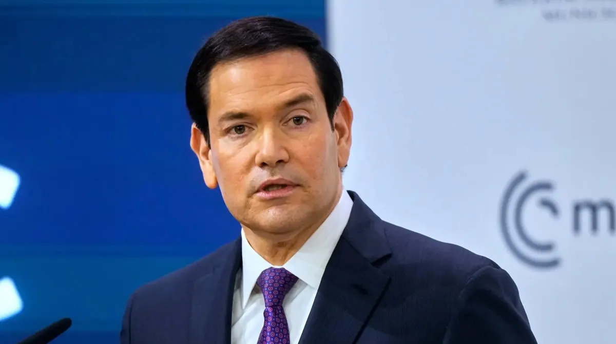 Ανεπανάληπτο ρεζίλι Ρούμπιο on camera: Πιάστηκε να λέει ψέματα για το χτύπημα στο Ιράν!