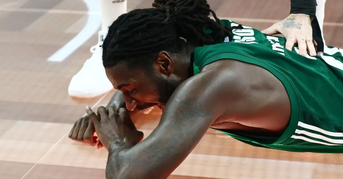 Ο Ματίας Λεσόρ την ημέρα του τραυματισμού του σε αγώνα του Παναθηναϊκού στο ΟΑΚΑ