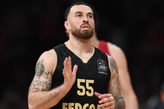 Μάικ Τζέιμς