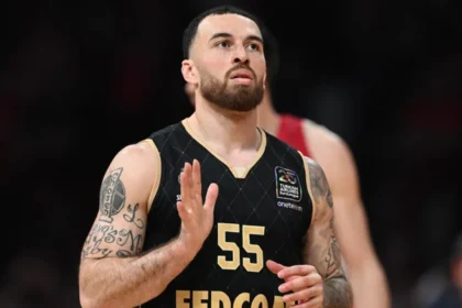 Μάικ Τζέιμς