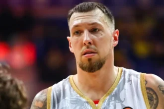 Ο Ντανιελ Ταις με τη φανέλα της Μονακό, ο οποίος έθεσε εαυτόν εκτός ομάδας ενόψει του αγώνα με τον Ολυμπιακό