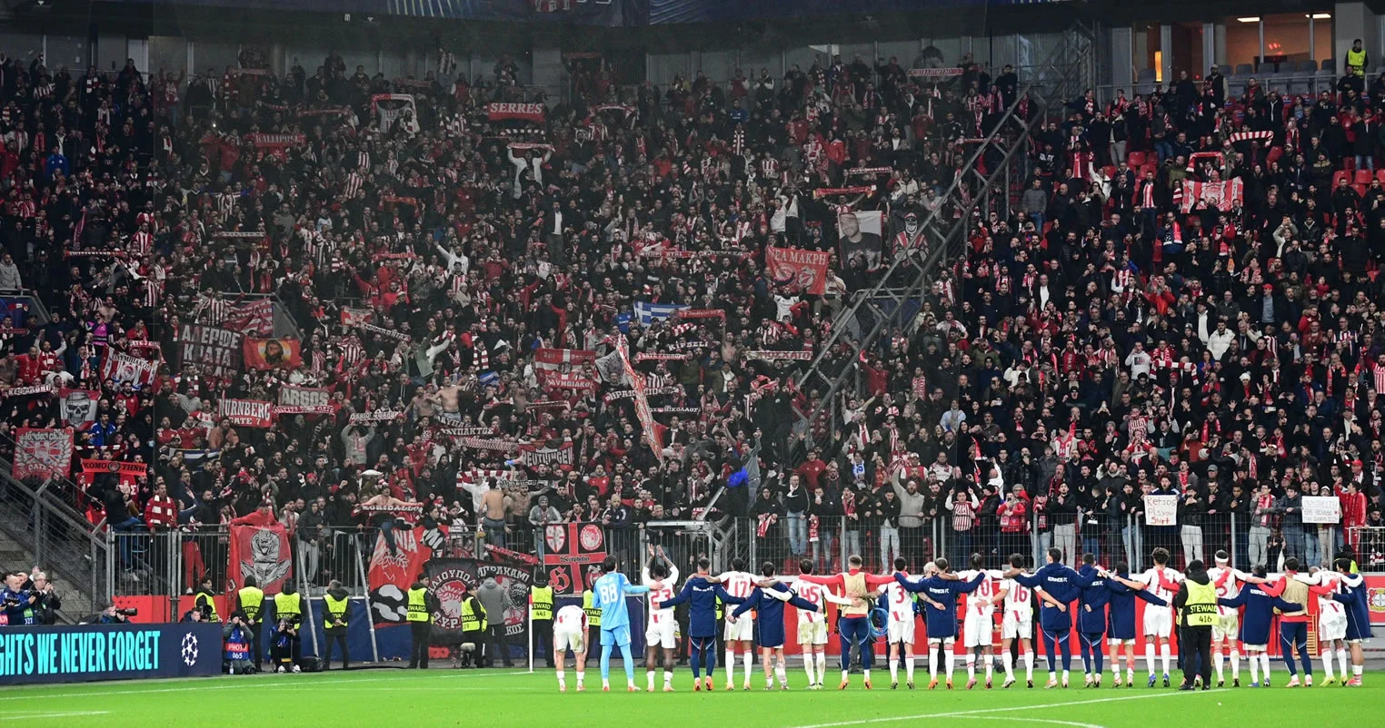 Ολυμπιακός πέταλο Θυρας 7